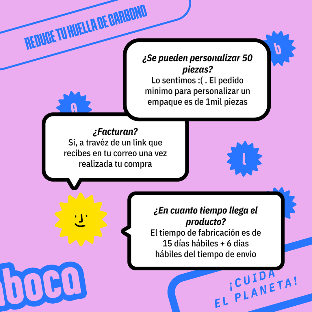 Imagen con fondo morado que muestra tres preguntas frecuentes en cuadros de diálogo. La primera pregunta responde que el pedido mínimo para personalizar un empaque es de 1,000 piezas. La segunda pregunta confirma que se puede solicitar factura a través de un enlace enviado por correo tras la compra. La tercera pregunta explica que el tiempo de fabricación es de 15 días hábiles, más 6 días hábiles de envío. La imagen está decorada con gráficos coloridos y el texto 'Reduce tu huella de carbono'.
