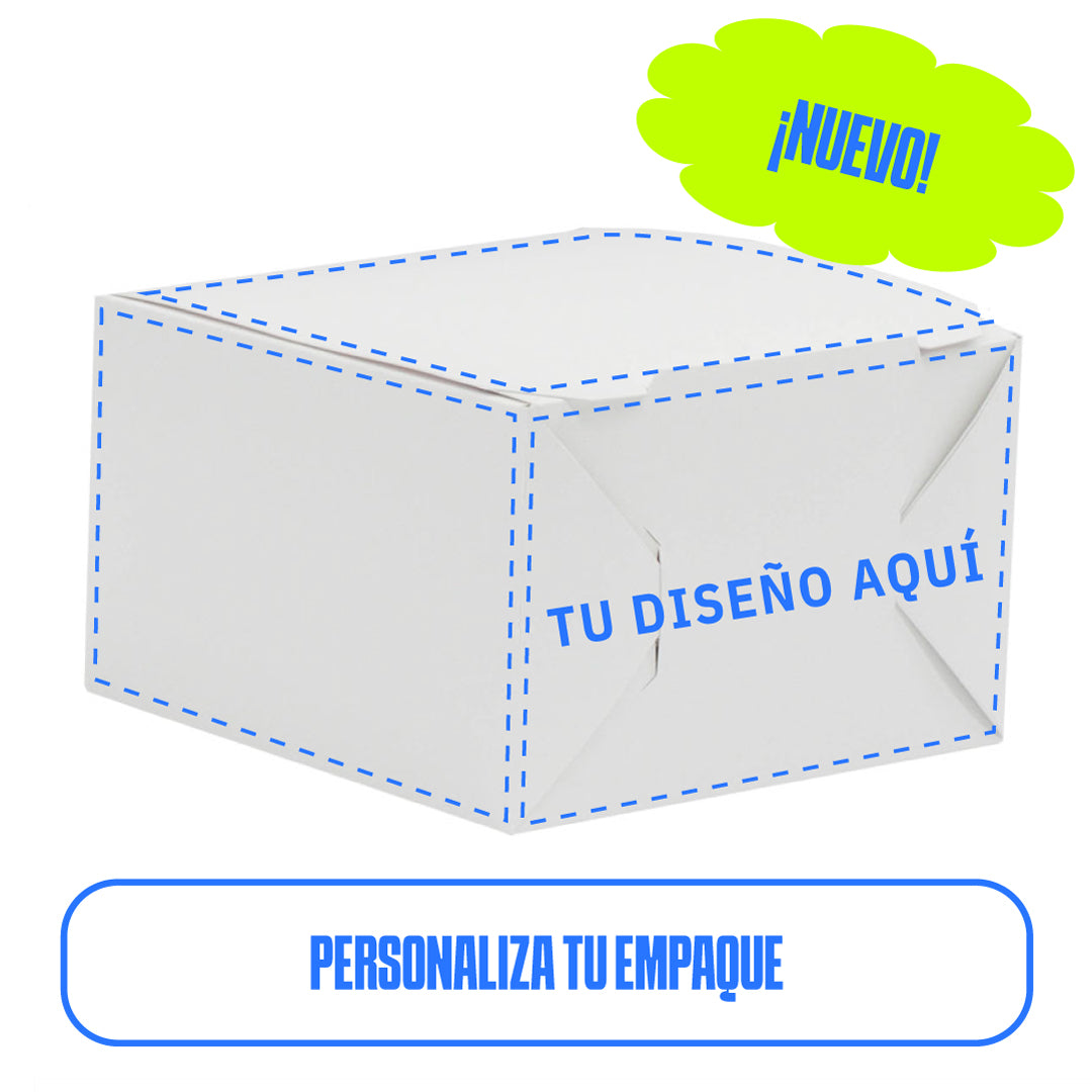 Caja de cartón blanca con líneas punteadas azules que indican la posibilidad de personalizar el diseño. El texto 'Tu diseño aquí' está impreso en el lateral de la caja, y un globo verde brillante con la palabra '¡Nuevo!' destaca en la parte superior. Debajo de la imagen, el texto 'Personaliza tu empaque' invita a los usuarios a crear un empaque personalizado.